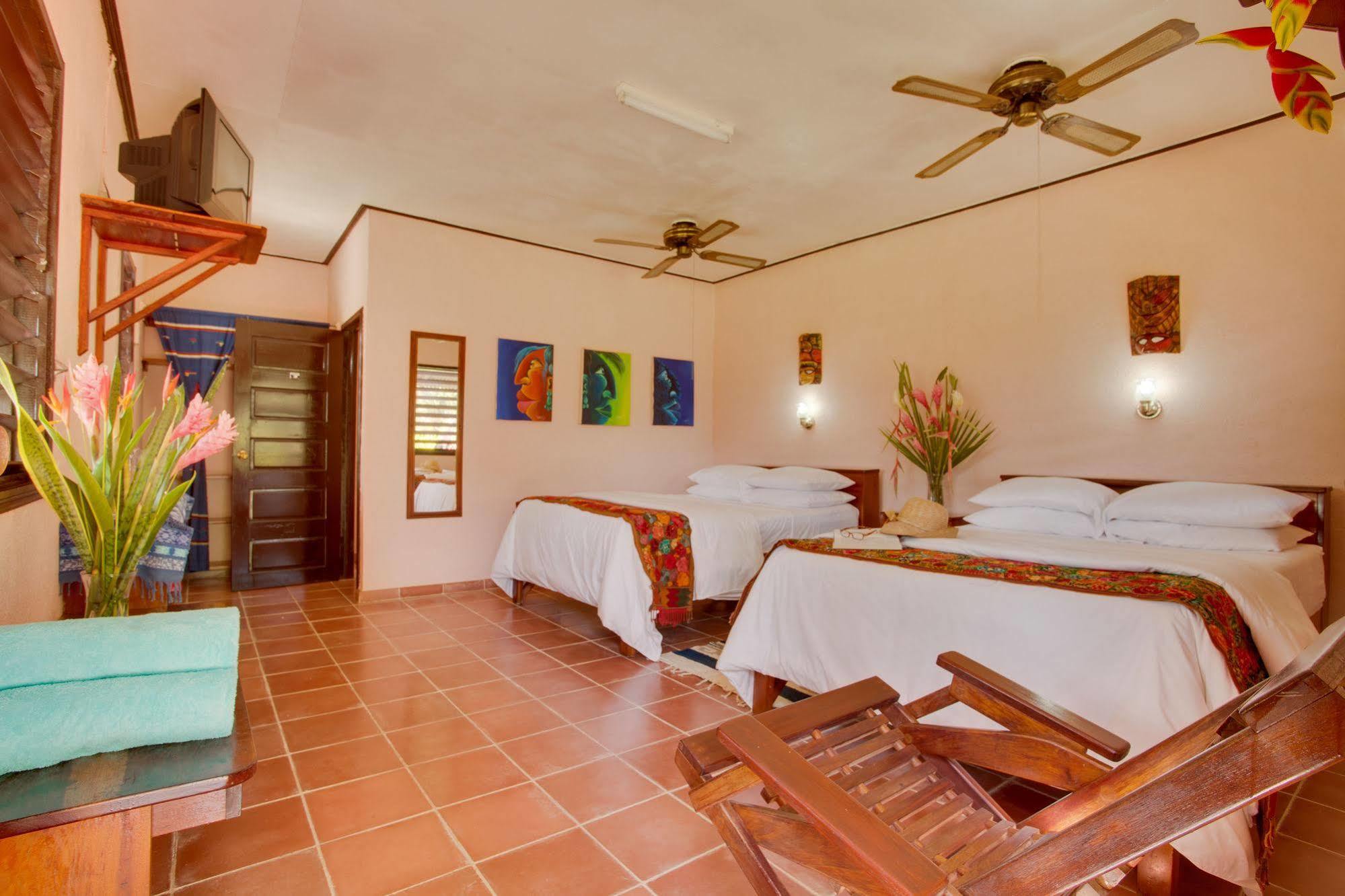 Windy Hill Resort San Ignacio Eksteriør bilde